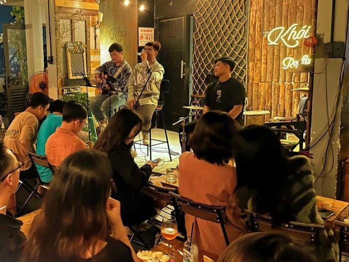 Khói Rooftop: Trải nghiệm sống ảo tại Bình Thạnh 11