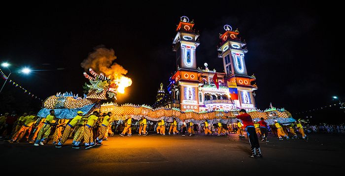 Bí quyết khám phá Tòa Thánh Tây Ninh, điểm linh thiêng của đạo Cao Đài 9