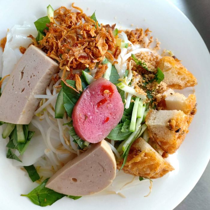 Khám phá hương vị đặc biệt của tả bí lù tại Quán Dì Năm