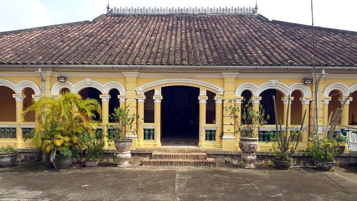 Nhà Đốc Phú Hải - nơi kết nối kiến trúc Đông Tây đầy ấn tượng 6