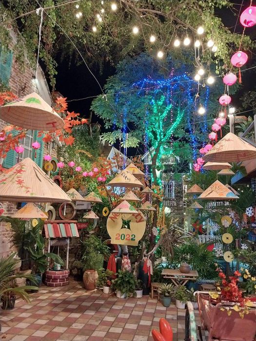 Khám phá không gian lãng mạn và đầy màu sắc tại New City Cafe