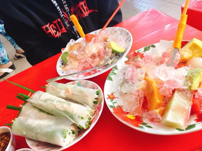 Khám phá hương vị đặc biệt của tả bí lù tại Quán Dì Năm
