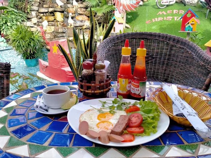 Khám phá không gian lãng mạn và đầy màu sắc tại New City Cafe