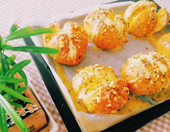 Tiệm cà phê và cây Hiên Nắng, không gian cà phê xanh mát số 7