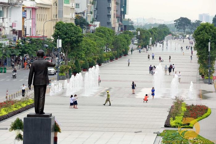 Trải nghiệm phố đi bộ Nguyễn Huệ với nhiều hoạt động thú vị từ sáng đến đêm
