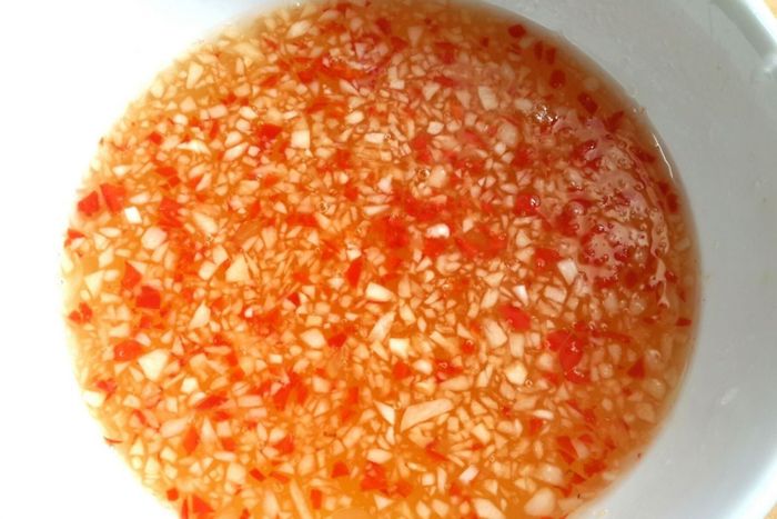 Thưởng thức hương vị đặc trưng của quán Bánh bèo chợ Hàng Bông 6