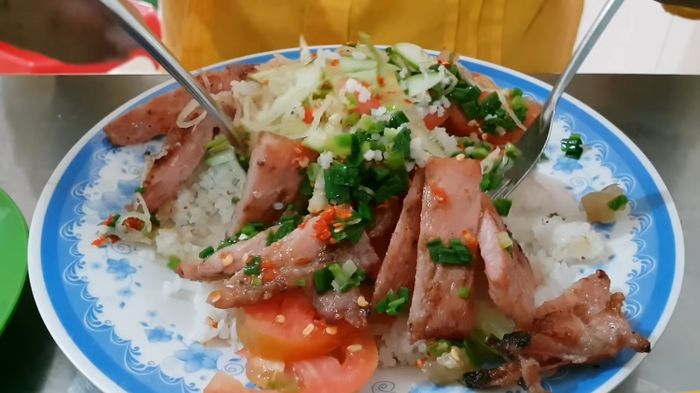 Khám phá hương vị tuyệt vời tại Quán cơm tấm Cầu Đôi khi đến Mỹ Tho