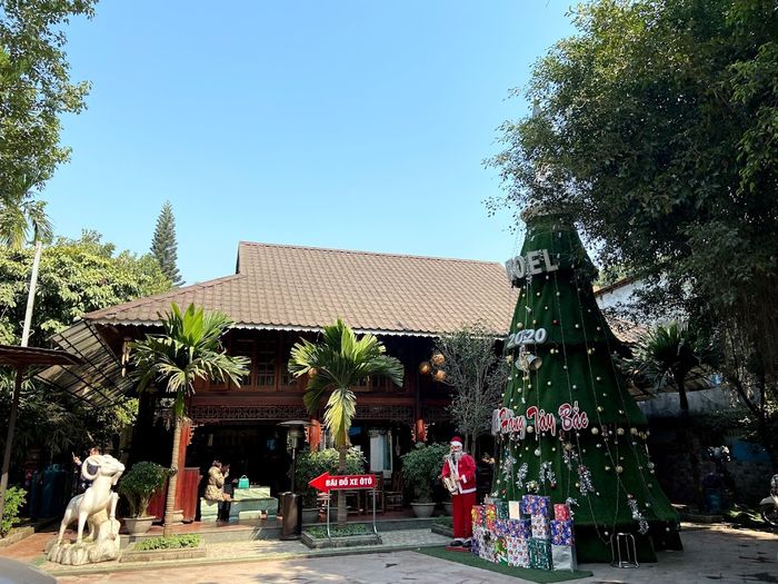 Thả mình vào không gian ẩm thực ấm áp, thoải mái tại Nhà hàng Tây Bắc 16