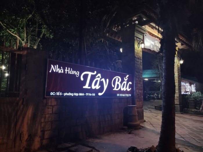 Đắm chìm trong không gian ẩm thực ấm áp, thoải mái tại Quán ẩm thực Tây Bắc 2