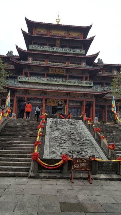 Sự lộng lẫy của Phim trường Hoành Điếm với vẻ đẹp thời không 9