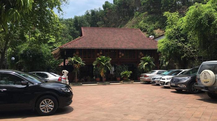 Thả mình vào không gian ẩm thực ấm áp, thoải mái tại Nhà hàng Tây Bắc 25