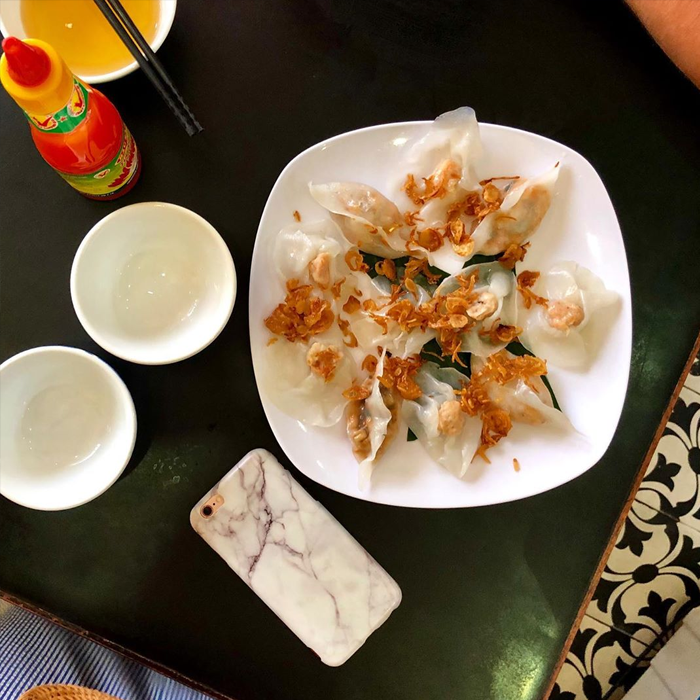 Bánh hoa hồng trắng Hội An