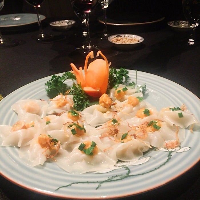 Bánh hoa hồng trắng Hội An