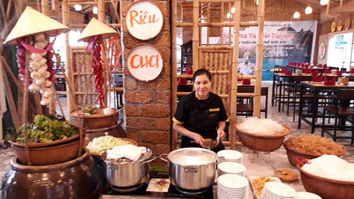 Nhà hàng Sen Á Đông Hạ Long - Buffet hải sản cao cấp, sang trọng và tinh tế 9