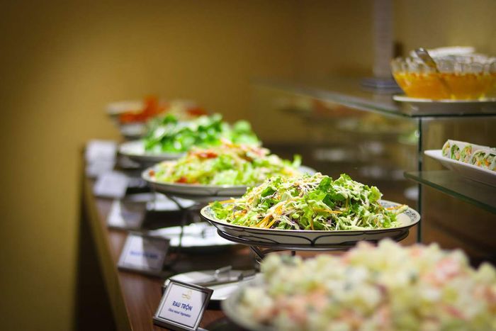 Nhà hàng Sen Á Đông Hạ Long - Buffet hải sản chất lượng, đa dạng và tinh tế 3
