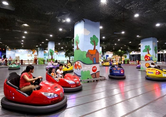 Xe điện đụng Hà Nội