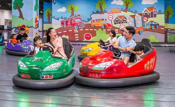 Xe điện đụng Hà Nội