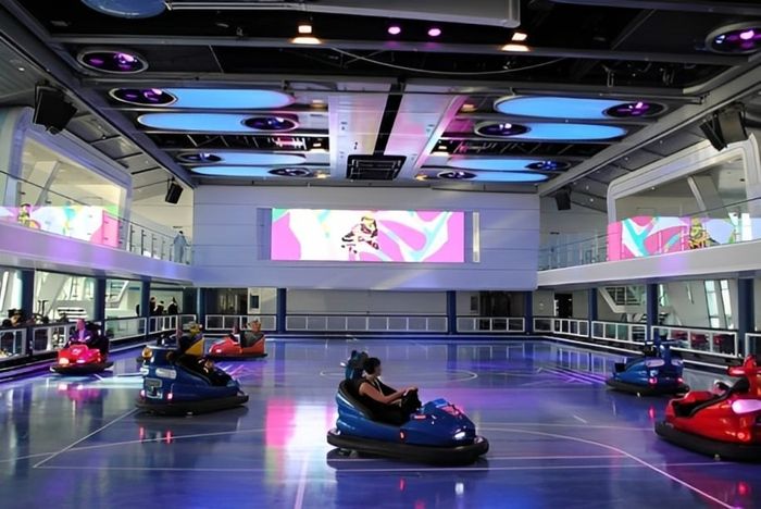 Xe điện đụng Hà Nội