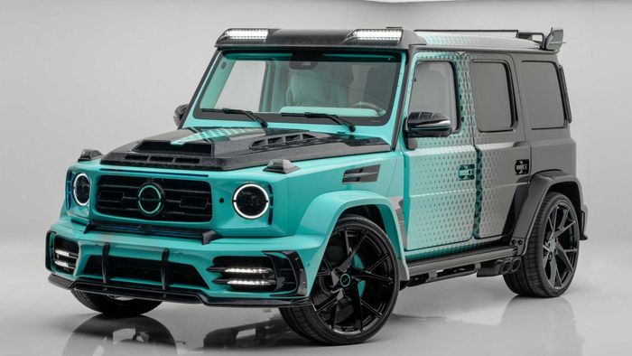 Thưởng thức vẻ đẹp của chiếc Mercedes-AMG G63 phiên bản one-off với 2 tông màu đặc biệt từ Mansory