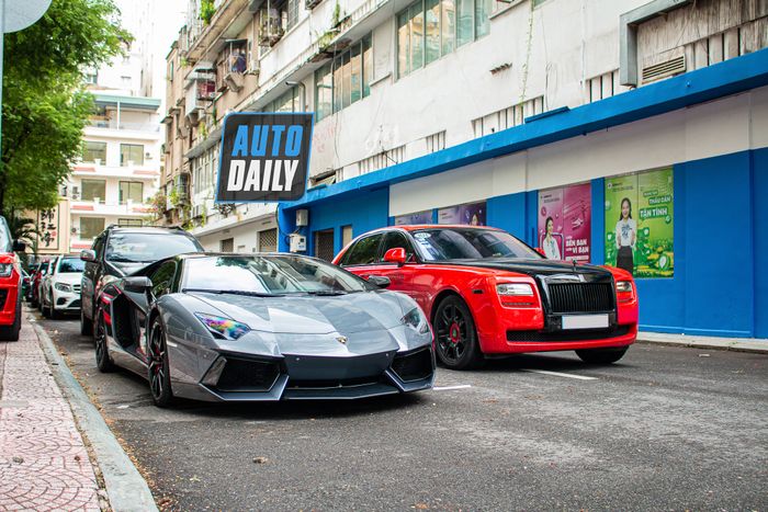 Sau khi mới mua chiếc Lamborghini Aventador, chủ nhân Amanda Runway đã tụ họp cùng một dàn siêu xe triệu đô