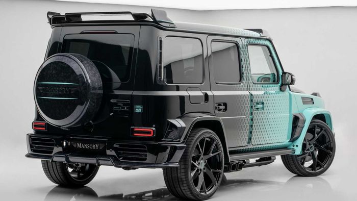 Nhìn ngắm chiếc Mercedes-AMG G63 phiên bản one-off với 2 tông màu độc đáo từ Mansory