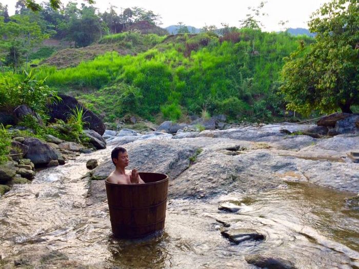 Khám phá điểm mới tại Hà Giang - Suối khoáng Quảng Nguyên 5