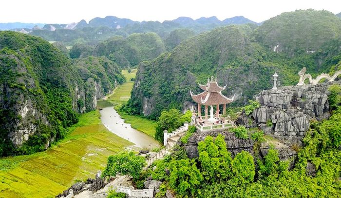Khám phá Tràng An - Hang Múa từ Sài Gòn chỉ với 2 triệu đồng 6