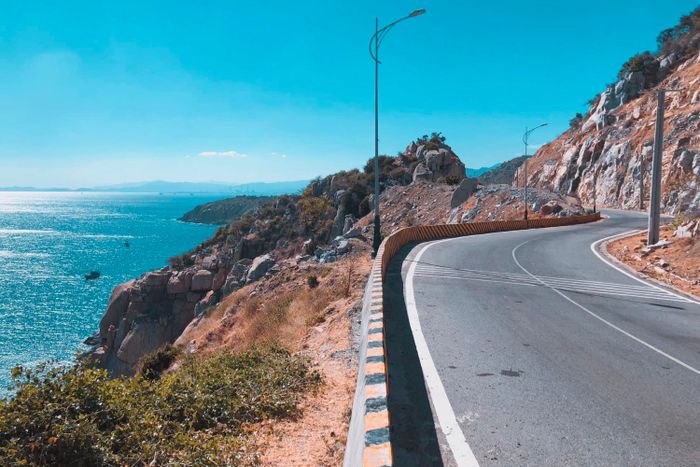 Thả hồn với vẻ đẹp của Bãi Nước Ngọt và thưởng ngoạn cảnh biển hùng vĩ