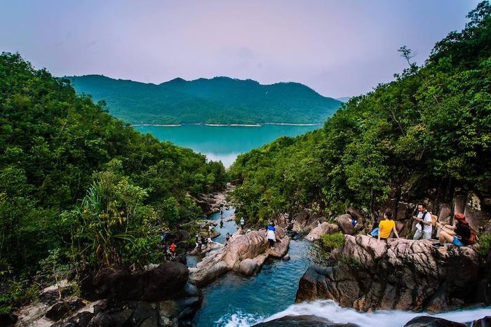 Top 18 địa điểm du lịch nổi tiếng ở Quy Nhơn và những kinh nghiệm để có chuyến đi đáng nhớ.