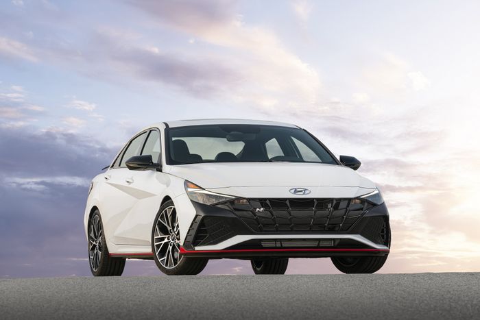Đánh giá chi tiết Hyundai Elantra N 2022 - Đối thủ không thể bỏ qua của Civic Type R 2022-hyundai-elantra-n-3.jpeg