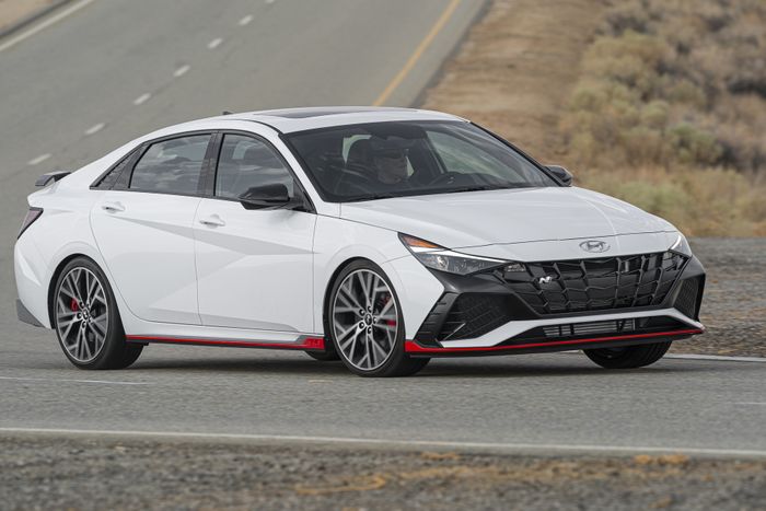Cận cảnh Hyundai Elantra N 2022 - Đối thủ cạnh tranh với Civic Type R 2022-hyundai-elantra-n-26.jpeg