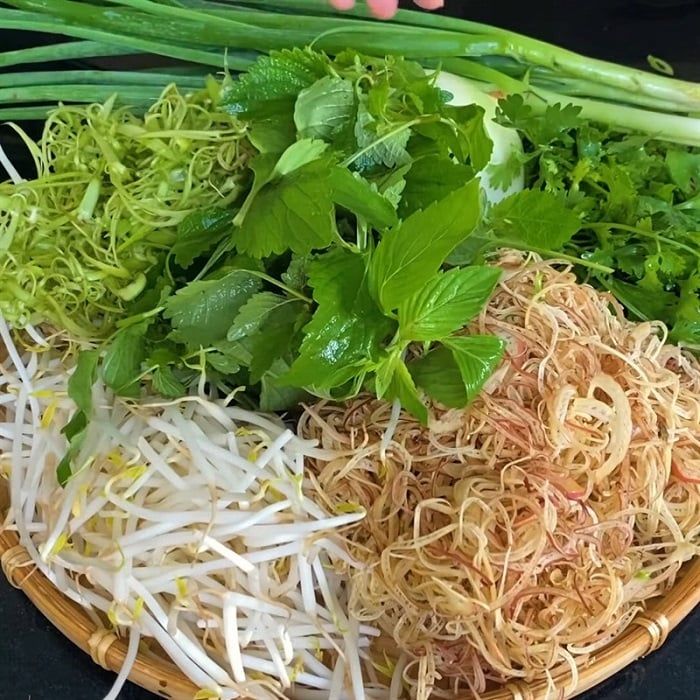 Bún bò Nam Bộ