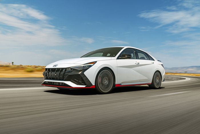 Cận cảnh Hyundai Elantra N 2022 - Đối thủ của Civic Type R 2022-hyundai-elantra-n-13.jpeg