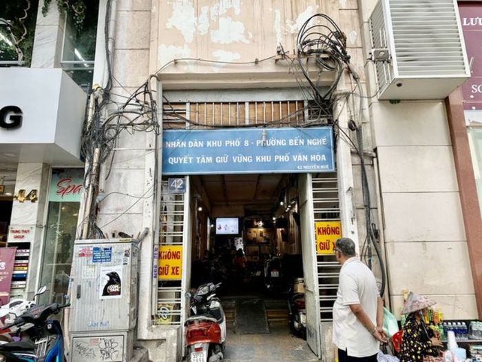 Khu chung cư 42 Nguyễn Huệ: Điểm check-in và trải nghiệm ẩm thực độc đáo nhất Quận 1