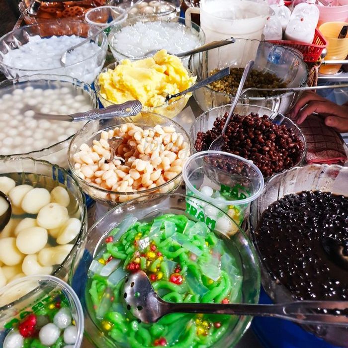 Chợ Xóm Chiếu quận 4 có những món ngon khiến lòng người Sài Gòn say đắm