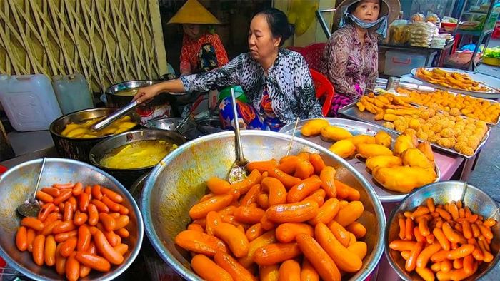 Chợ Xóm Chiếu quận 4 có những đặc sản ẩm thực khiến lòng người Sài Gòn nao nức