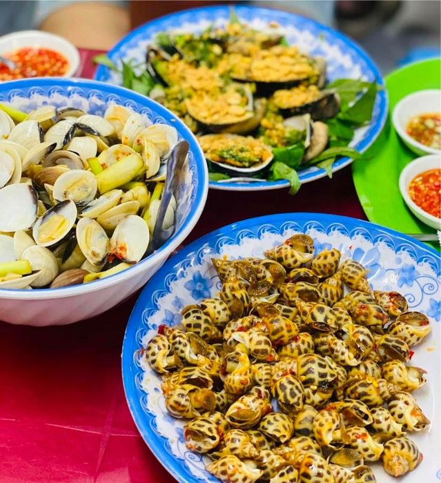 Chợ Xóm Chiếu quận 4 - điểm đến lý tưởng của các tín đồ ẩm thực Sài Gòn