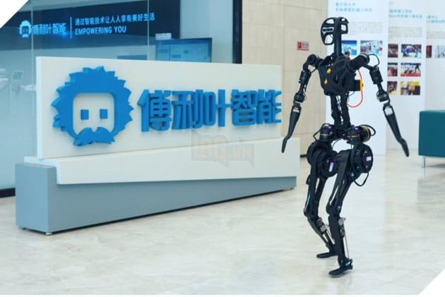 Trung Quốc đã đặt mục tiêu sản xuất hàng loạt robot hình người tiên tiến vào năm 2025