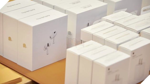 Đường dây sản xuất Airpods giả trị giá 23,5 triệu USD tại Trung Quốc đã bị triệt phá thành công