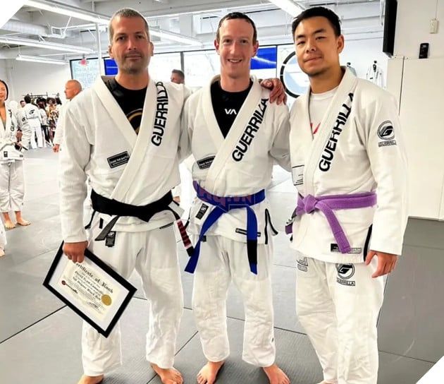 Elon Musk buồn bã, Mark Zuckerberg vừa được thăng hạng đai xanh Jiu-jitsu 2.