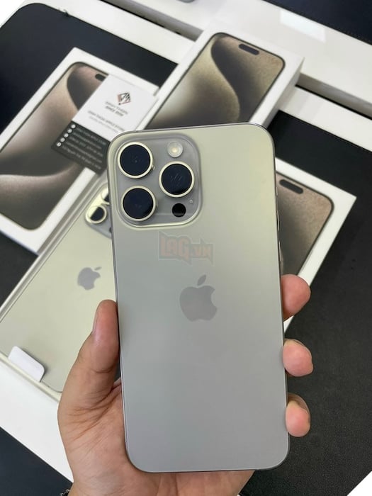 Đánh giá chiếc iPhone 15 Pro Max Titanium đầu tiên tại Việt Nam, có giá lên đến 70 triệu đồng