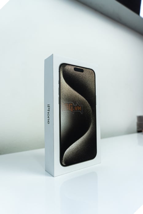 Đánh giá chiếc iPhone 15 Pro Max Titanium đầu tiên tại Việt Nam, có giá lên đến 70 triệu đồng