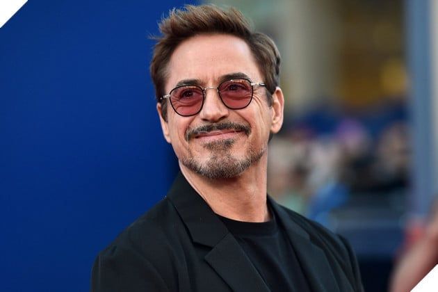 Robert Downey Jr bị sốc bởi cách Christopher Nolan sinh hoạt hàng ngày 