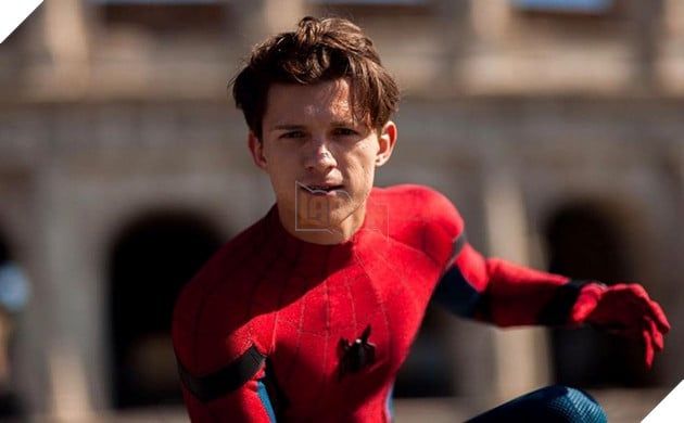 Sự nhầm lẫn đau thương khi phần thưởng của Tom Holland bị nhận nhầm cho Tom Hollander