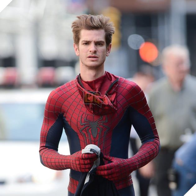 Andrew Garfield rời khỏi dự án Frankenstein và Jacob Elordi được chọn thay thế anh trong vai quái vật.