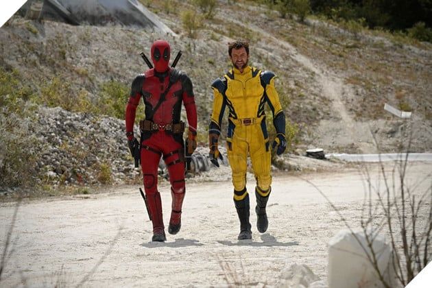 Deadpool 3: Tiếp tục truyền thống, lượt Hugh Jackman chia sẻ bộ trang phục Wolverine của mình