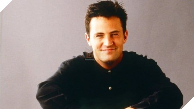 Matthew Perry: Nam diễn viên nổi tiếng từ series phim Friends qua đời ở tuổi 54