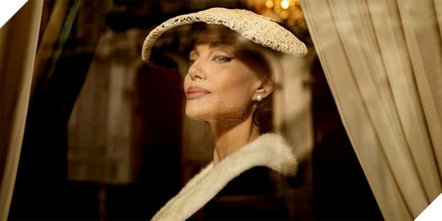 Angelina Jolie đảm nhận vai nữ ca sĩ opera trong phim tiểu sử Maria 4