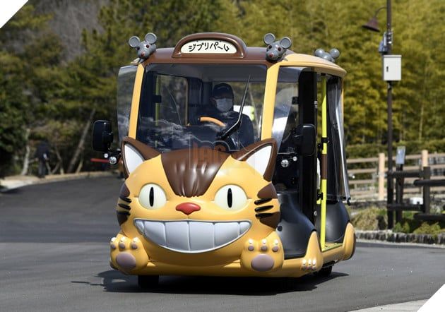 Xe buýt Cat Bus huyền thoại từ nhà Ghibli hiện diện tại một công viên ở Nhật Bản! 3