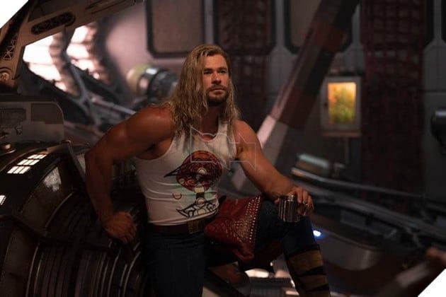 Thor: Tình Yêu và Sấm Rầm hé lộ hai đoạn cắt đầy thú vị, trong đó có một có thể thay đổi diễn biến câu chuyện